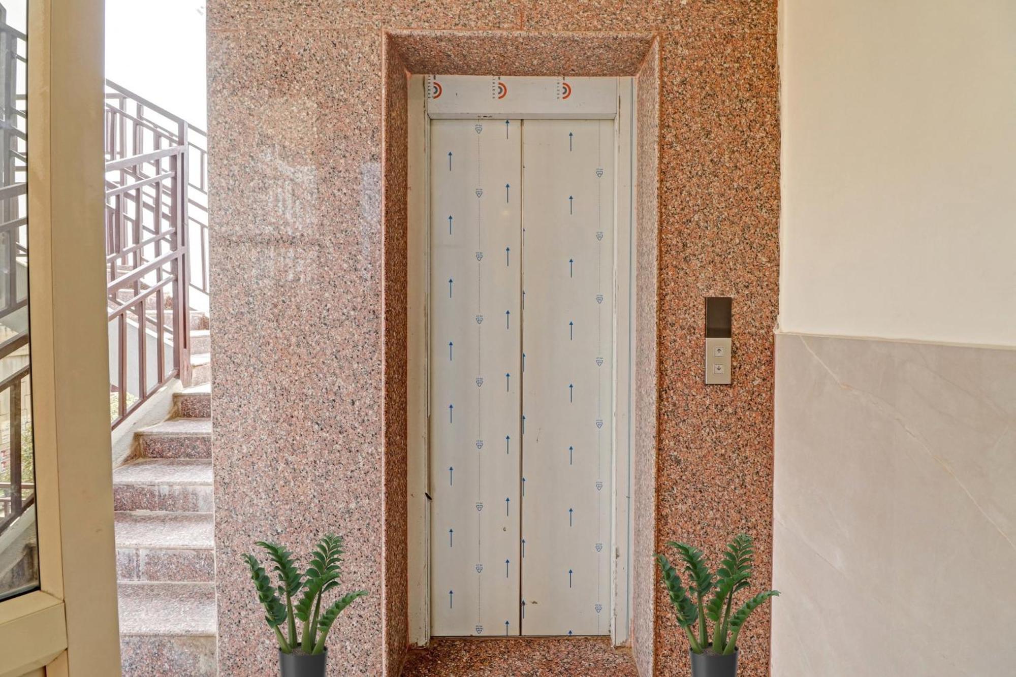 Hotel O Gn Nelli Suites Бангалор Екстериор снимка